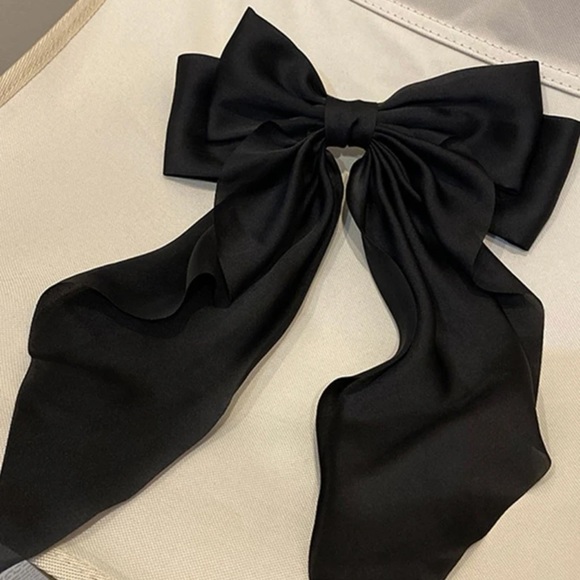 NEW Women’s Black Hair Bow Tie - Picture 2 of 2